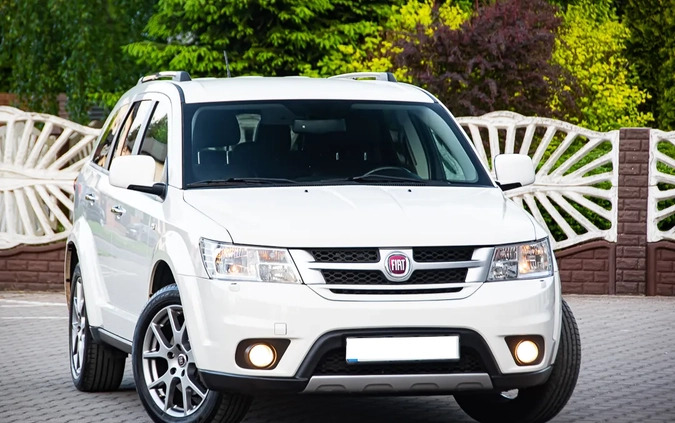 Fiat Freemont cena 48900 przebieg: 205000, rok produkcji 2015 z Nowy Sącz małe 781